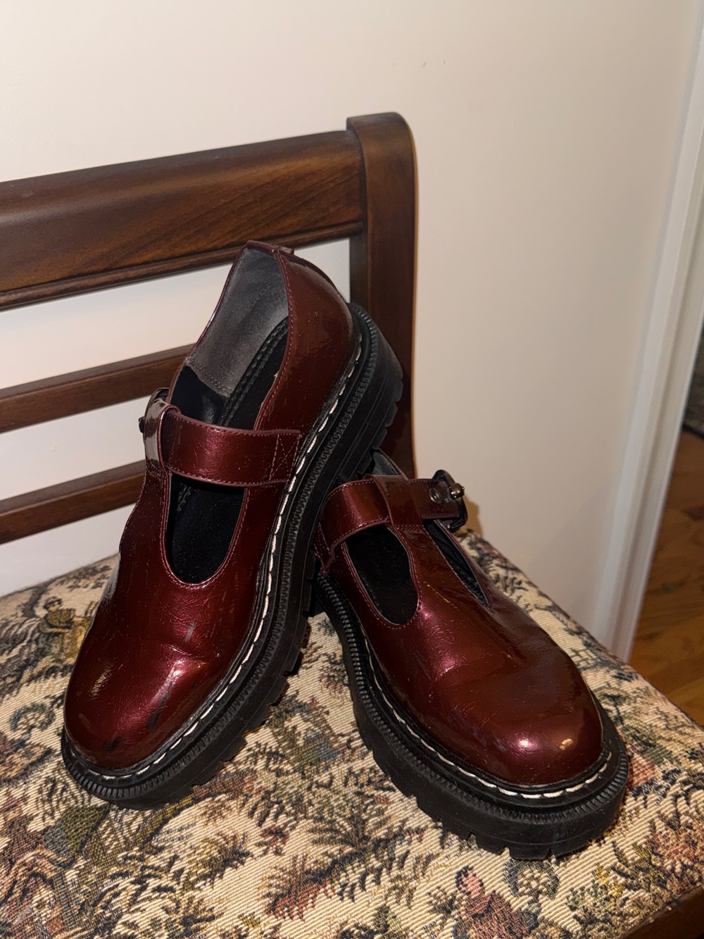 Circus by Sam Edelman Emelia Burgundy Patent Mary Jane Lug Sole Shoes Size 8 - Picture 3 of 12